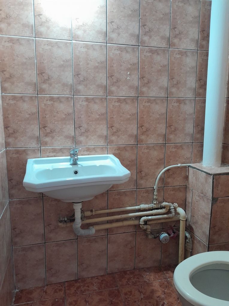 Apartament 3 camere 2 bai,ETAJ4 acoperit si parcare rezervata.