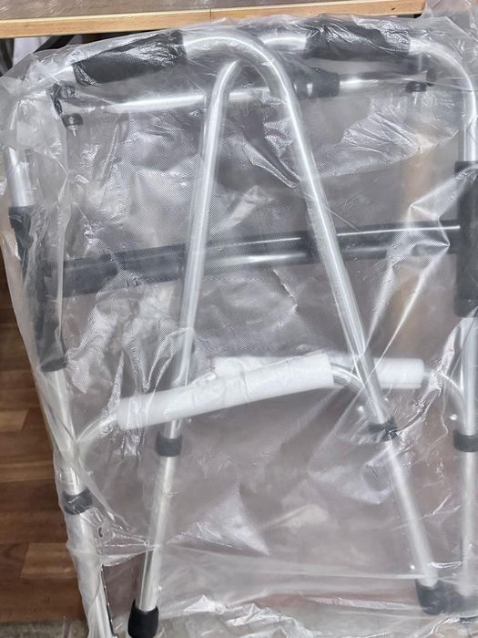 Продам ходунки новые