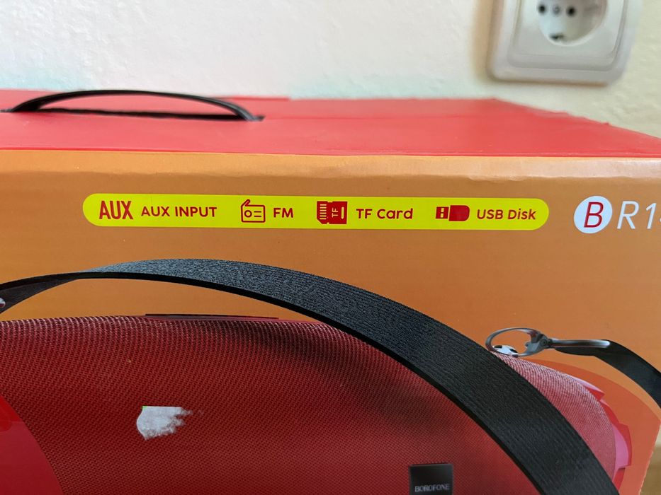 boxă portabilă cu mâner