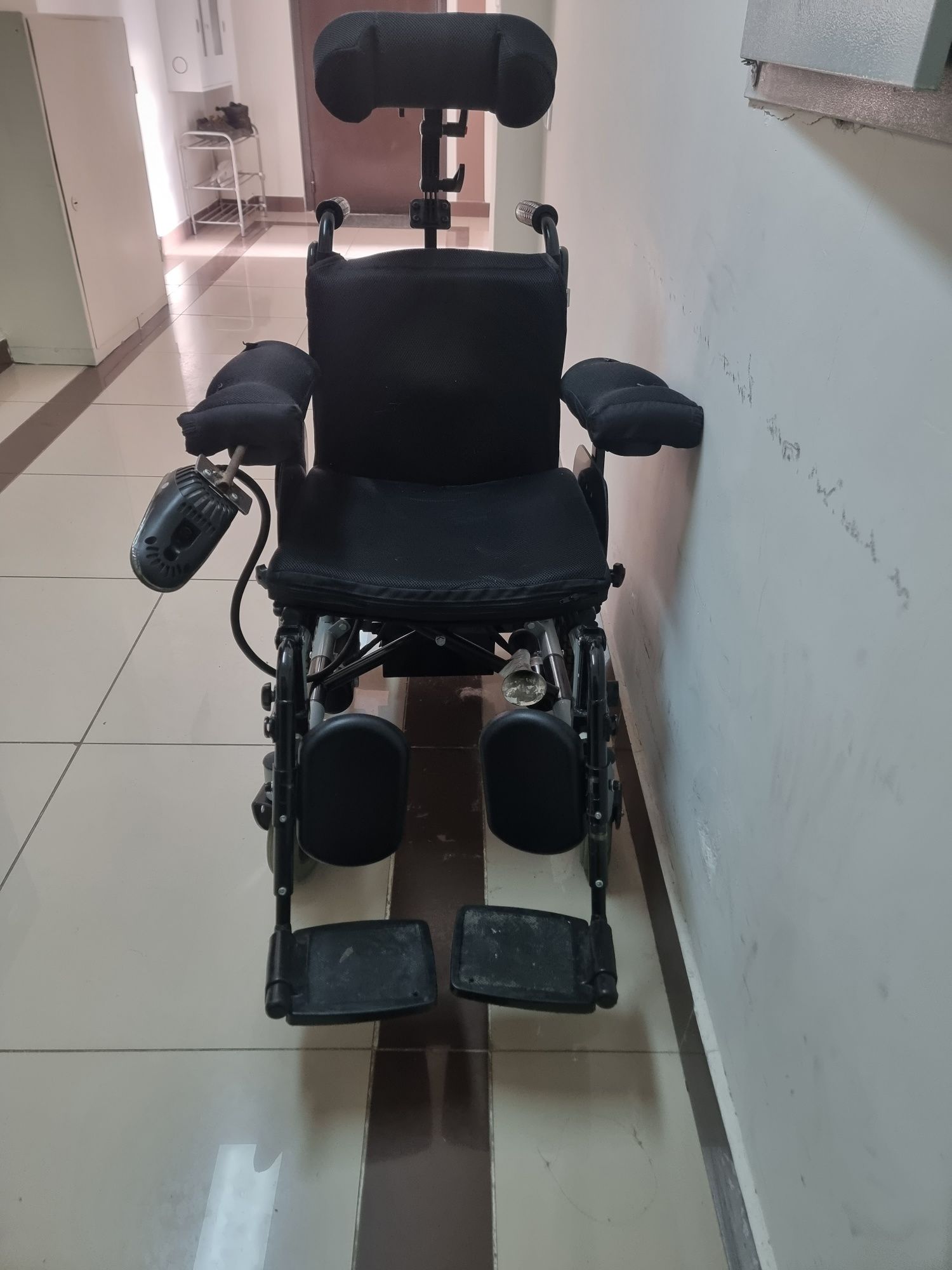Инвалидная коляска  электрическая
