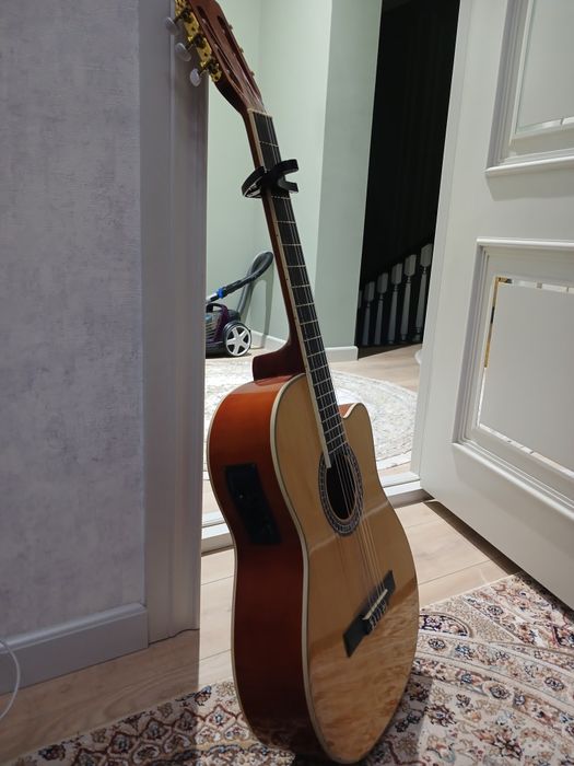 Deviser L 320 Guitar