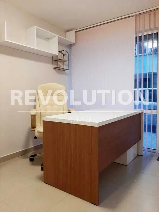 Дава се под наем Магазин в Варна, Завод Дружба - 20 кв.м за 300 € - Снимка #1