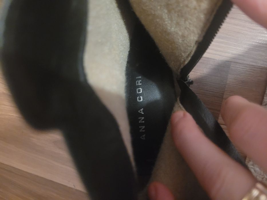 Ghete piele Anna Cori