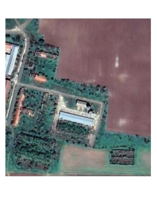 Продавам стопански двор на площ от 24 дка.