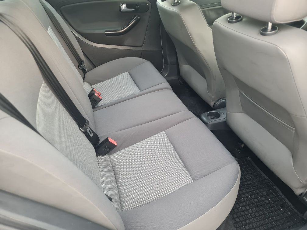 Seat Cordoba berlina 2004 1.4 benzina 75cp euro 4.. 176.000km
