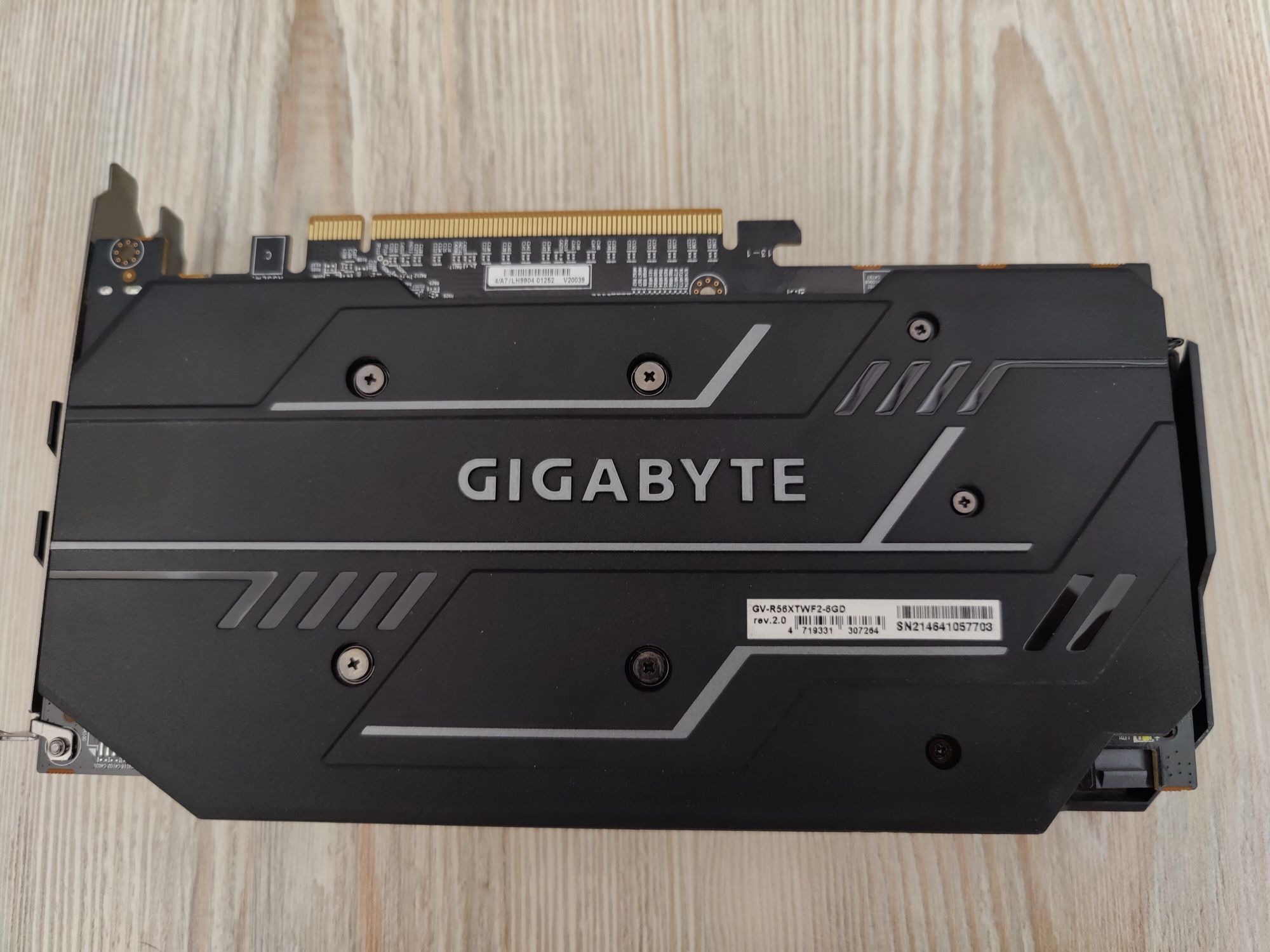 Продается видеокарта Gigabyte RX 5600 XT