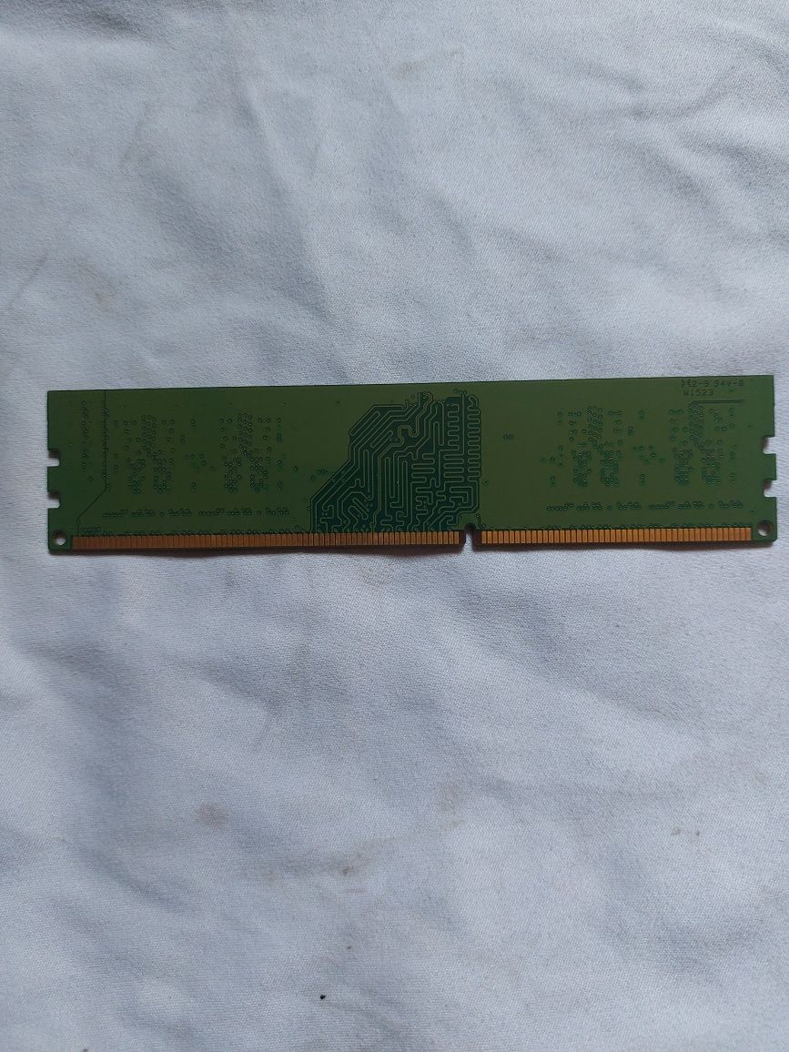 Vând 1 memorie ram 2 gb dd3 1333 MHz