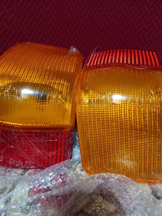Продам задние поворотники новые ауди80б3,правый и левый фирма JINSHI,