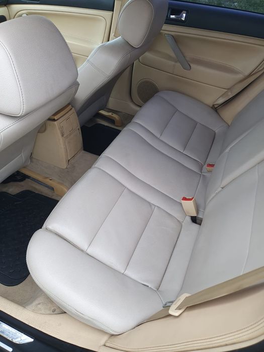 Vând Passat B5.5
1.9 131 cai AVF 4x4 
6 trepte, interior piele crem im