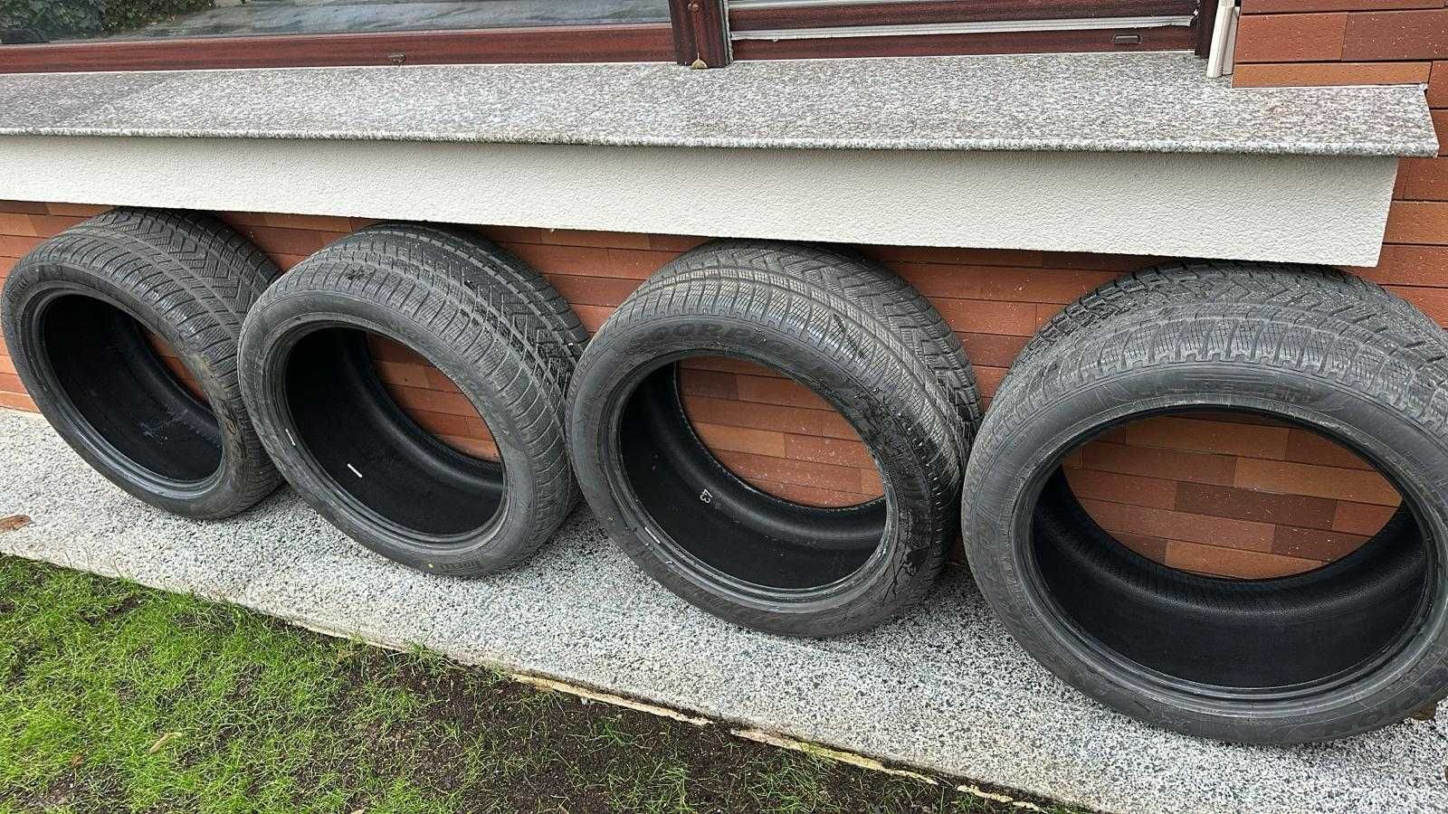 Vand 2 Anvelope Pirelli Scorpion 305/40/R20 iarna - Urgent