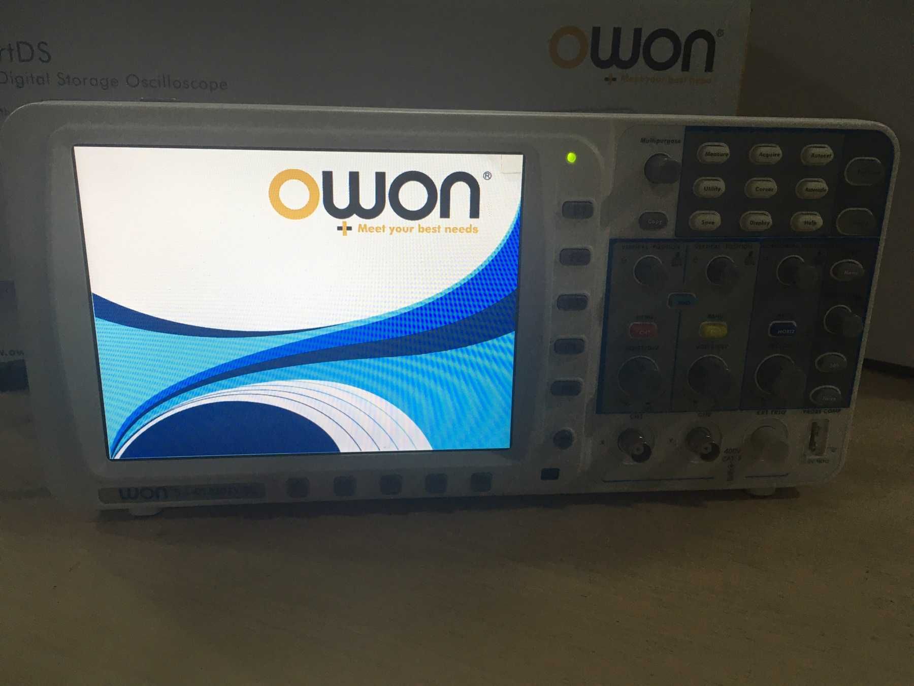 Осцилоскоп Owon SDS8202V, пълен комплект, като нов