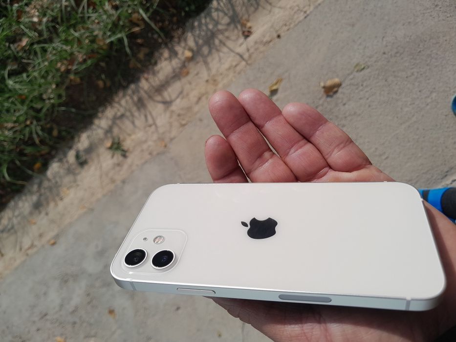 Apple iPhone 12 ideal holatda