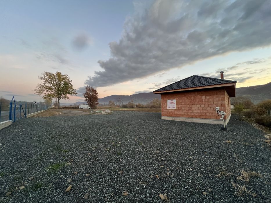 Vând  casă cu Teren , la 20 km de Baia Mare