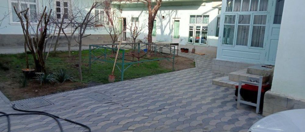 Yakkasaroy Glinka taraf mo'ljal:8-roddom restoran Mayami 3.97-sotok