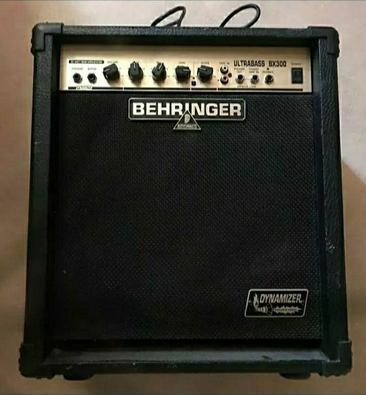 amplificator chitara bass Behringer Ultrabass BX300