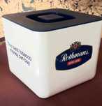 Съд за лед Rothmans и Black & White колекция