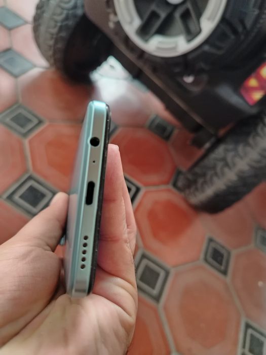 Honor x7b holati zor