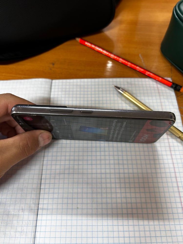 Samsung s22 8/256 gb