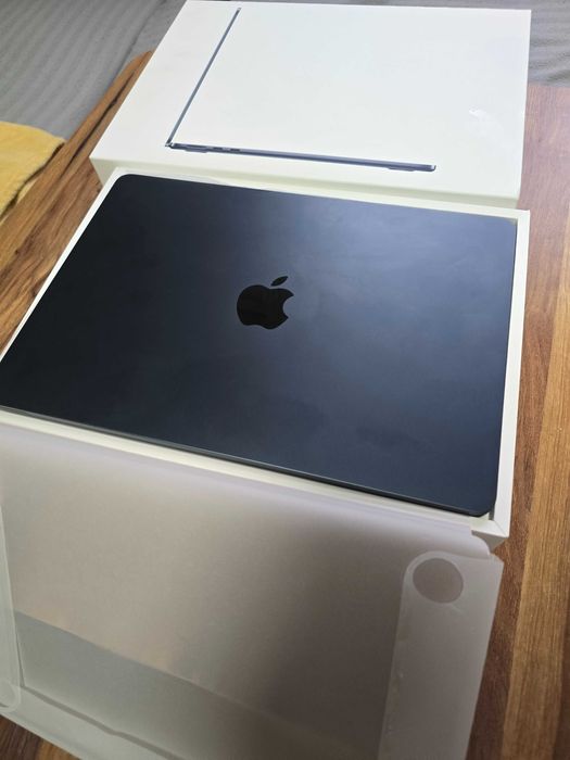 НОВ Macbook air m3 16GB БАТ - 100%