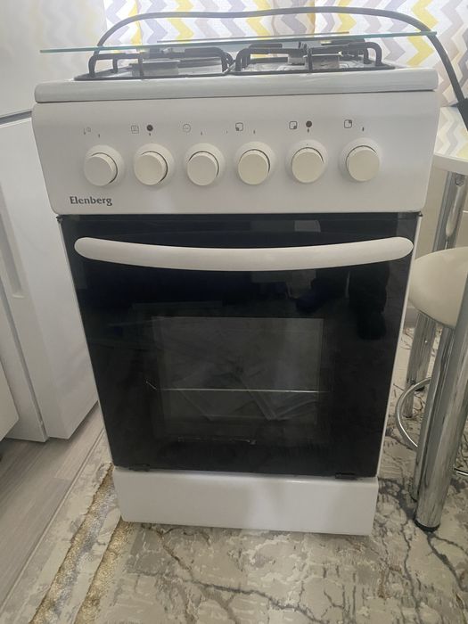 Газовый и электрически плита с духовкой