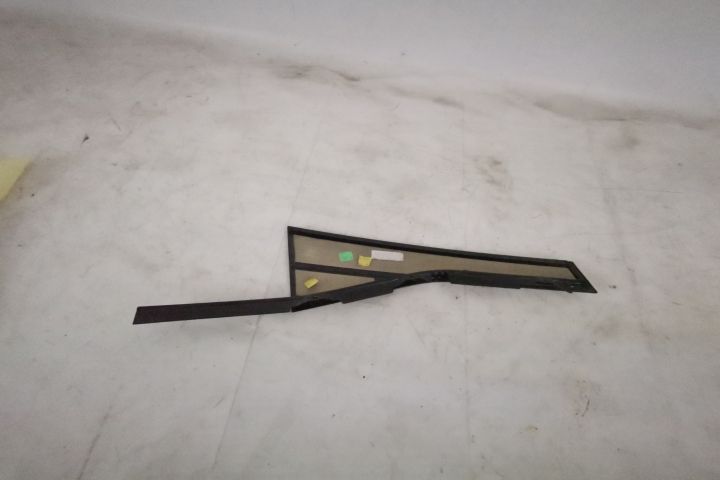 Ornament Stalp B Usa Dreapta Fata Original In Stare Buna Porsche  Caye