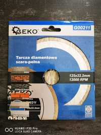Унивврсален диамантен диск за ъглошлайф на фирмата Geko(125x22,5 mm).