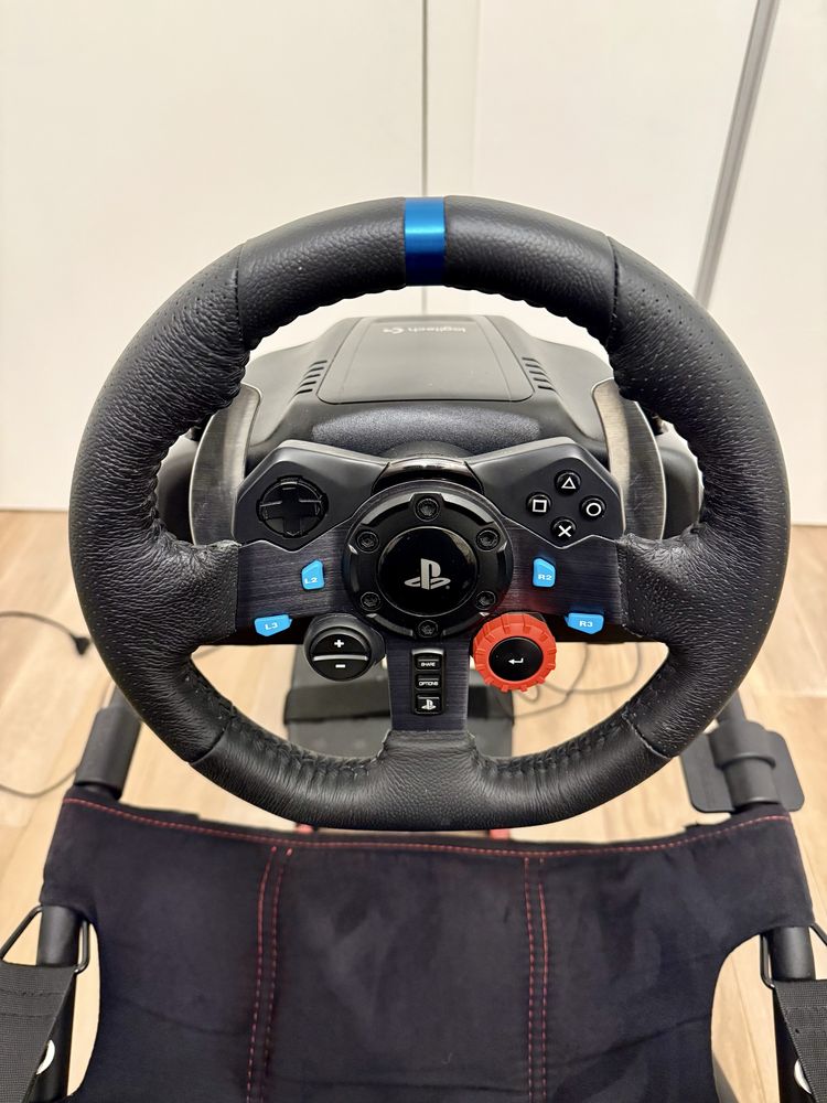 Волан с педали Logitech G29 + Playseat Challenge Actifit