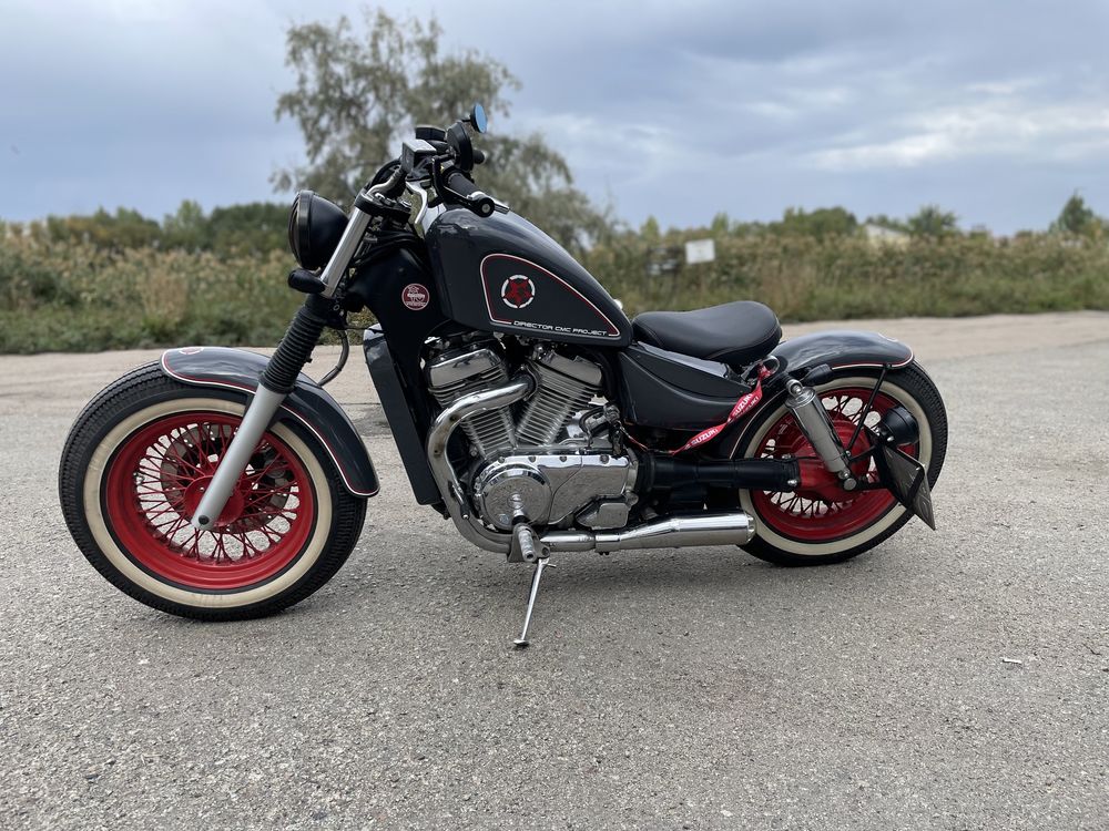 Suzuki intruder VS400
