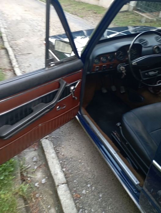 Продавам Лада 2103