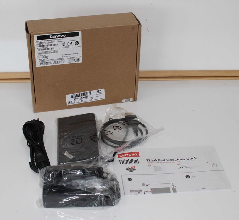 Докинг станция ThinkPad OneLink+ Dock 40A4 Docking Station чисто нова