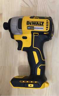 винтоверт Dewalt DCF787