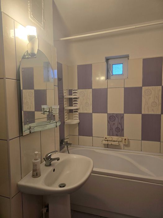Apartament 2 camere etaj 2/4 zona jandarmeriei mobilat si utilat