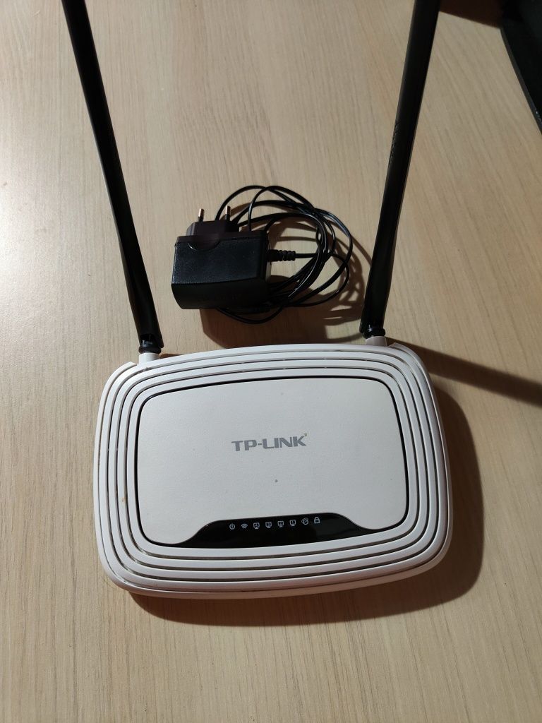 Router wireless TP-LINK TL-WR841N  Wi-Fi 300Mbps  alb