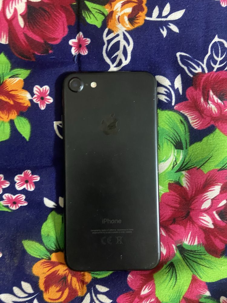 iPhone 7 срочно продаю