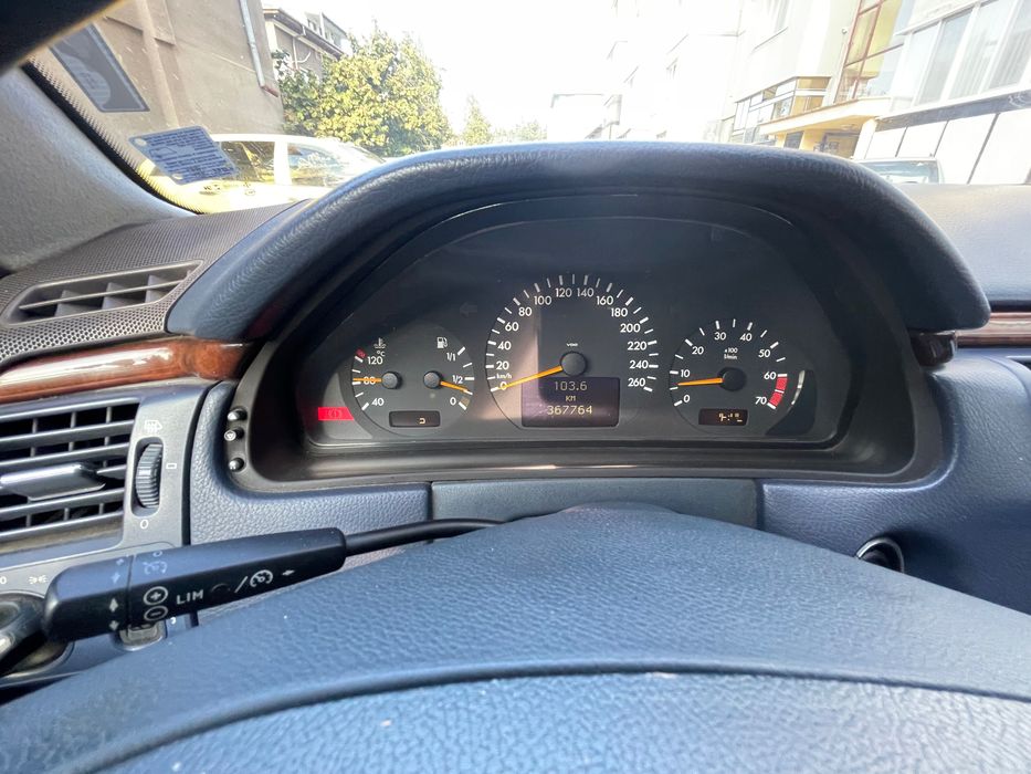 Mercedes-Benz E 200