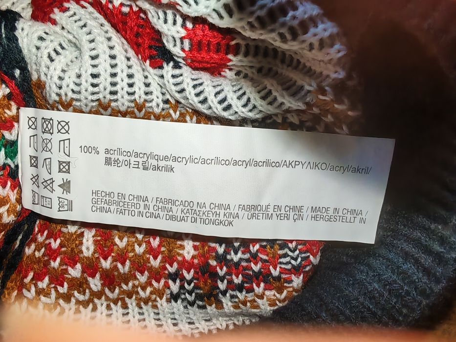 Pulover marimea M Pull&Bear,cu tematica Merry X-Mas, purtat o data.