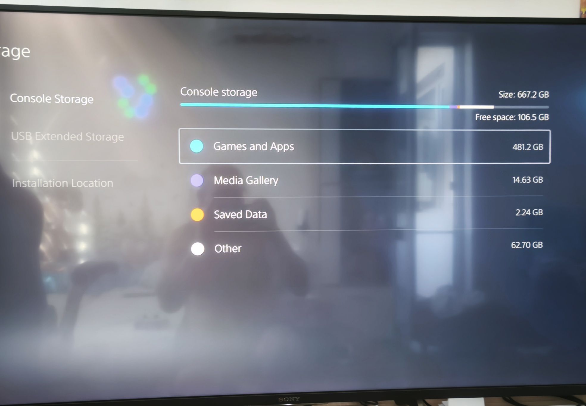 Продаваме PlayStation 5 с два джойстика