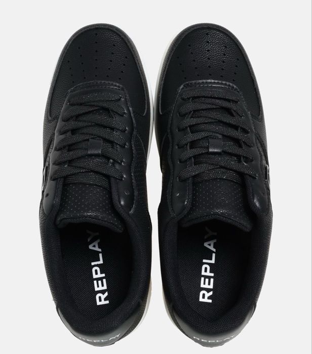 Sneakers Replay