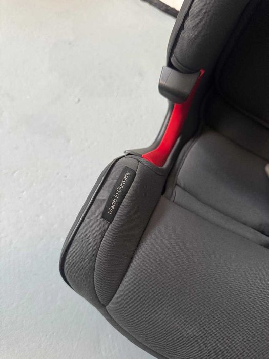 Scaun auto ISOFIX Britax Romer Advansafix de la 9 până la 36 kg