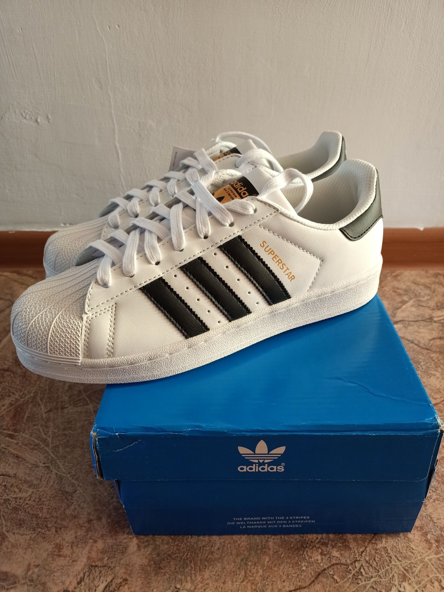 adidas Superstar