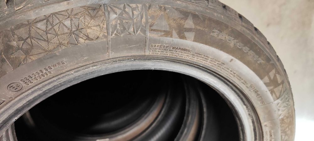 2бр.зимни гуми 225/55/17 Nexen