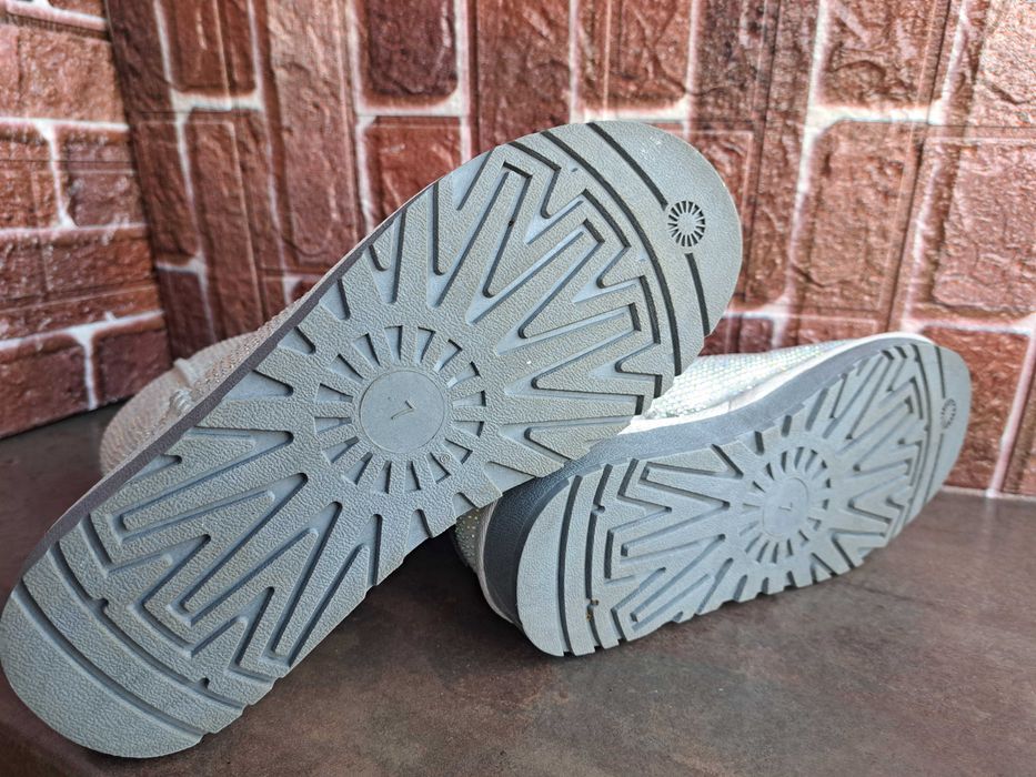 дамски ботуши,зимни обувки,боти,апрески,UGG номер38