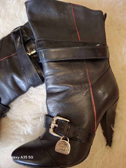 Елегантни оригинални ботушки  Guess за дамите с малко краче