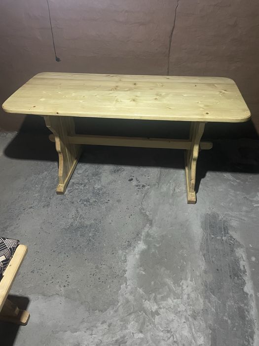 Masa si 4 scaune din lemn de brad