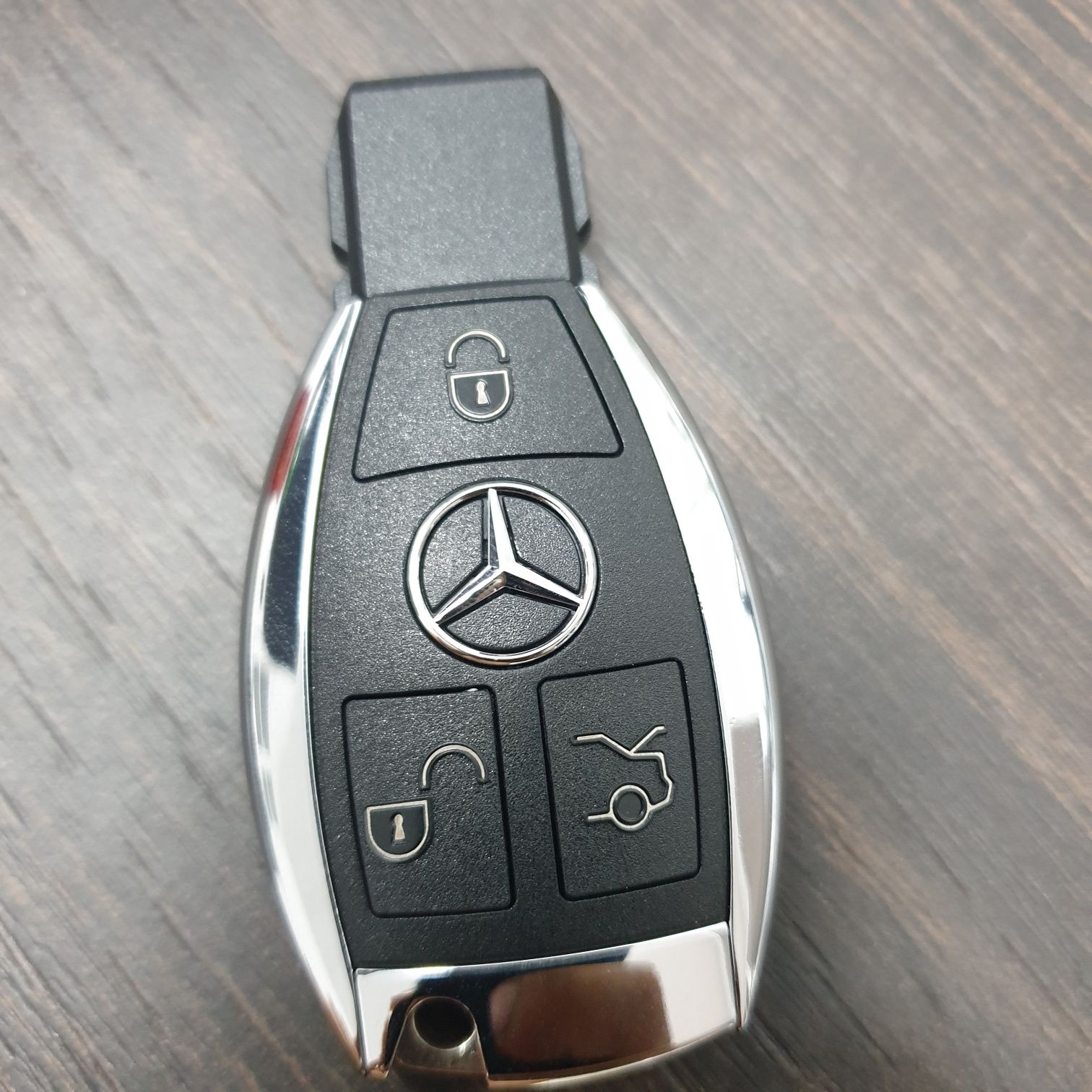Programare chei,contact,blocator volan Mercedes-Benz