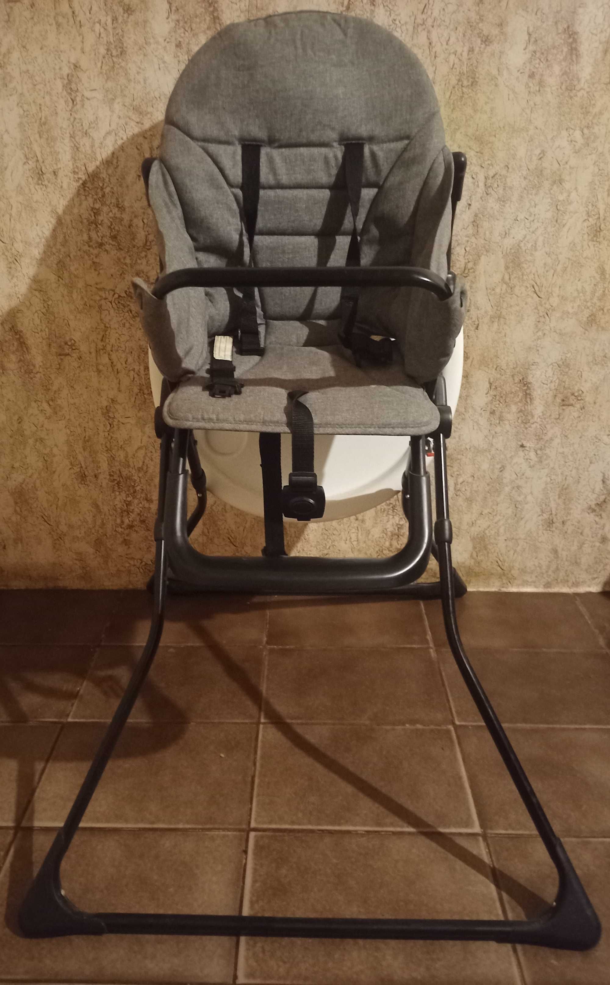 Столче за хранене Honey baby с подвижна табла за лесно почистване