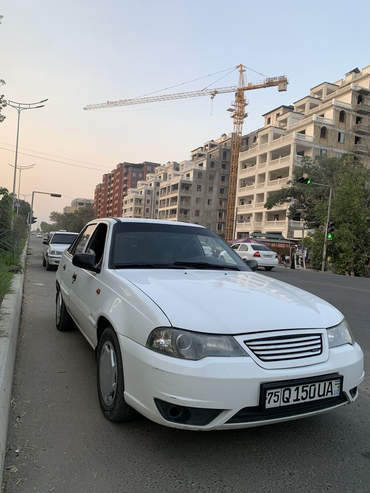 Nexia 2 sotiladi yaxshi holatda