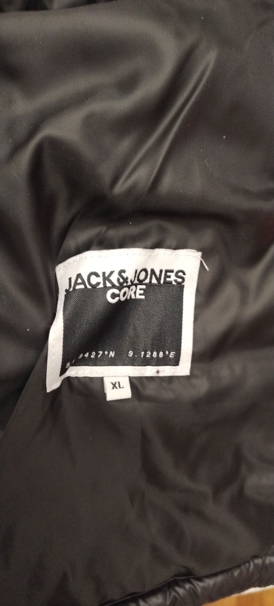 Зимно олекотено яке мъжко Jack Johnes