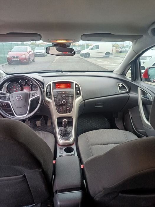 Opel Astra J 2011, 1.7 Diesel.