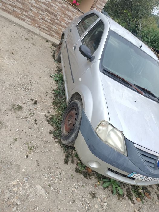 Vând Logan , fără taxe plătite
